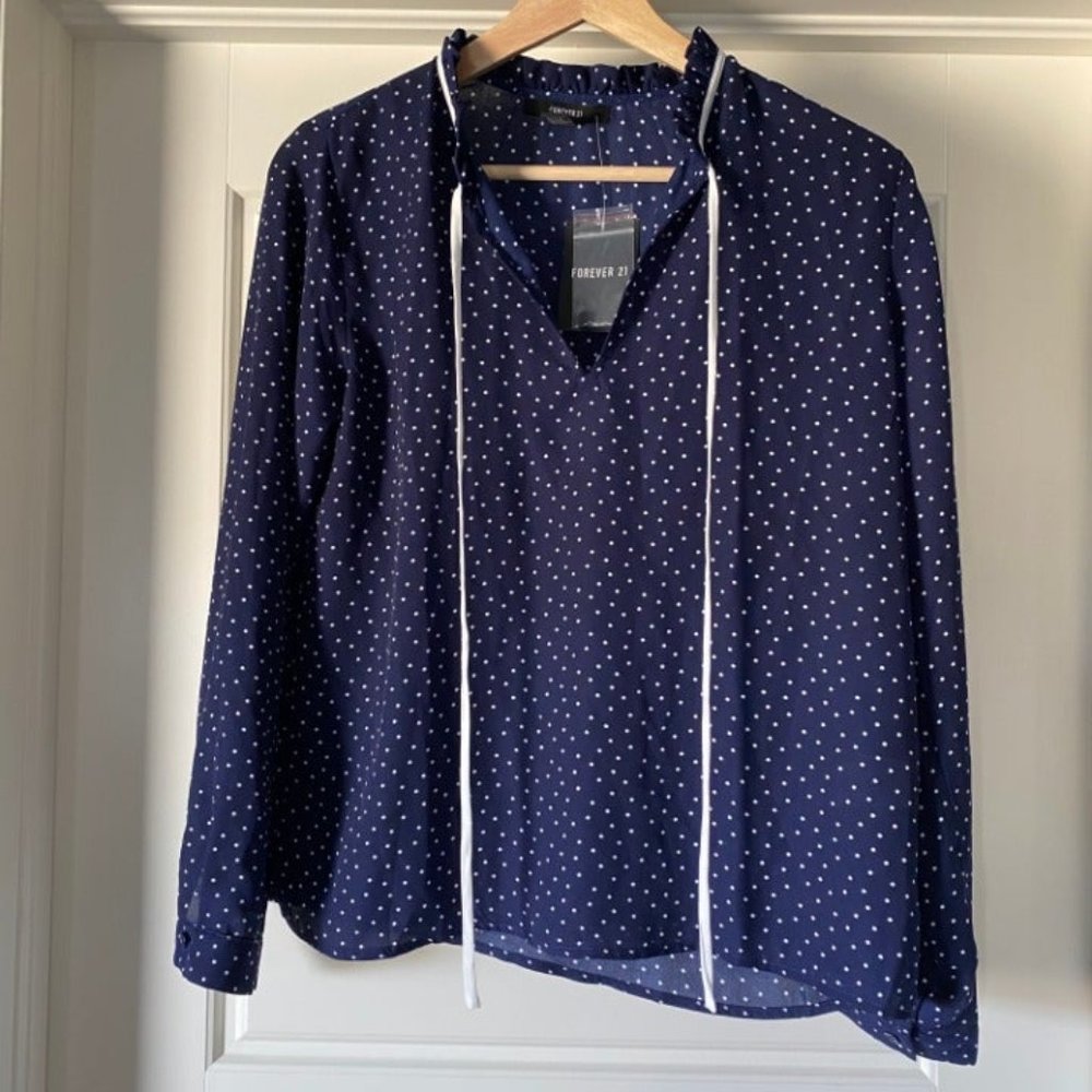 👚5/$10👚 Polka Dot Tie Neck Top